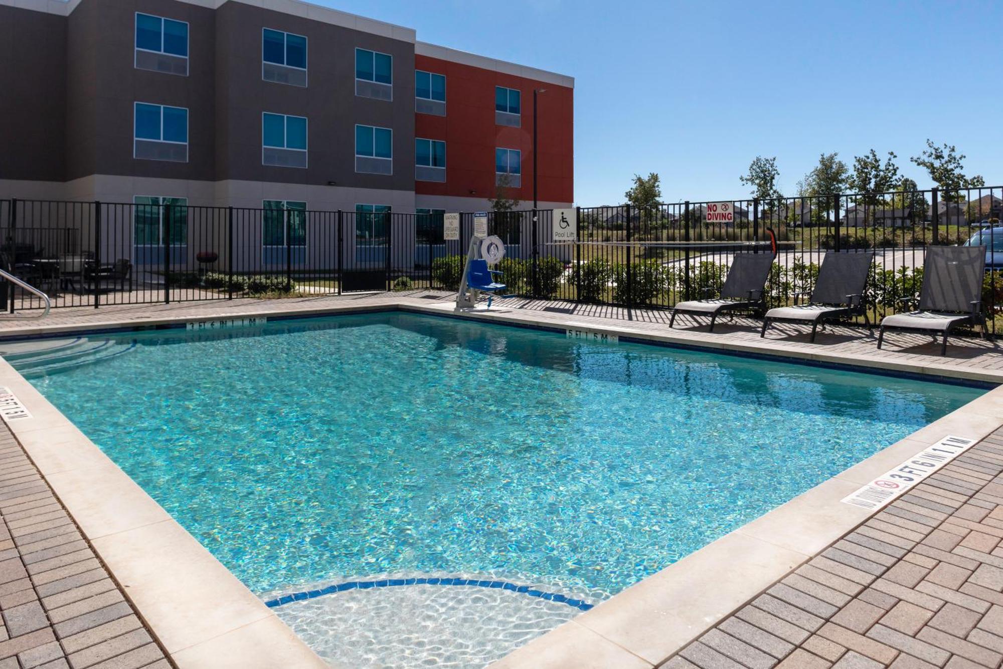 Holiday Inn Express & Suites Leander By Ihg Экстерьер фото